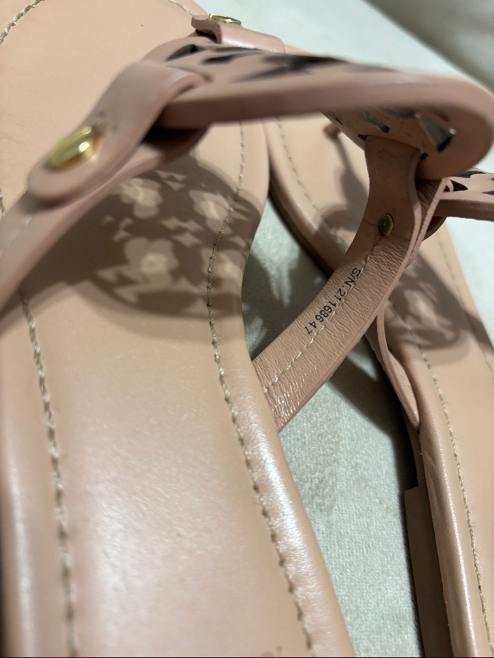 Tory Burch Nude Blush Logo Thong Sandals - Picture 7 of 11